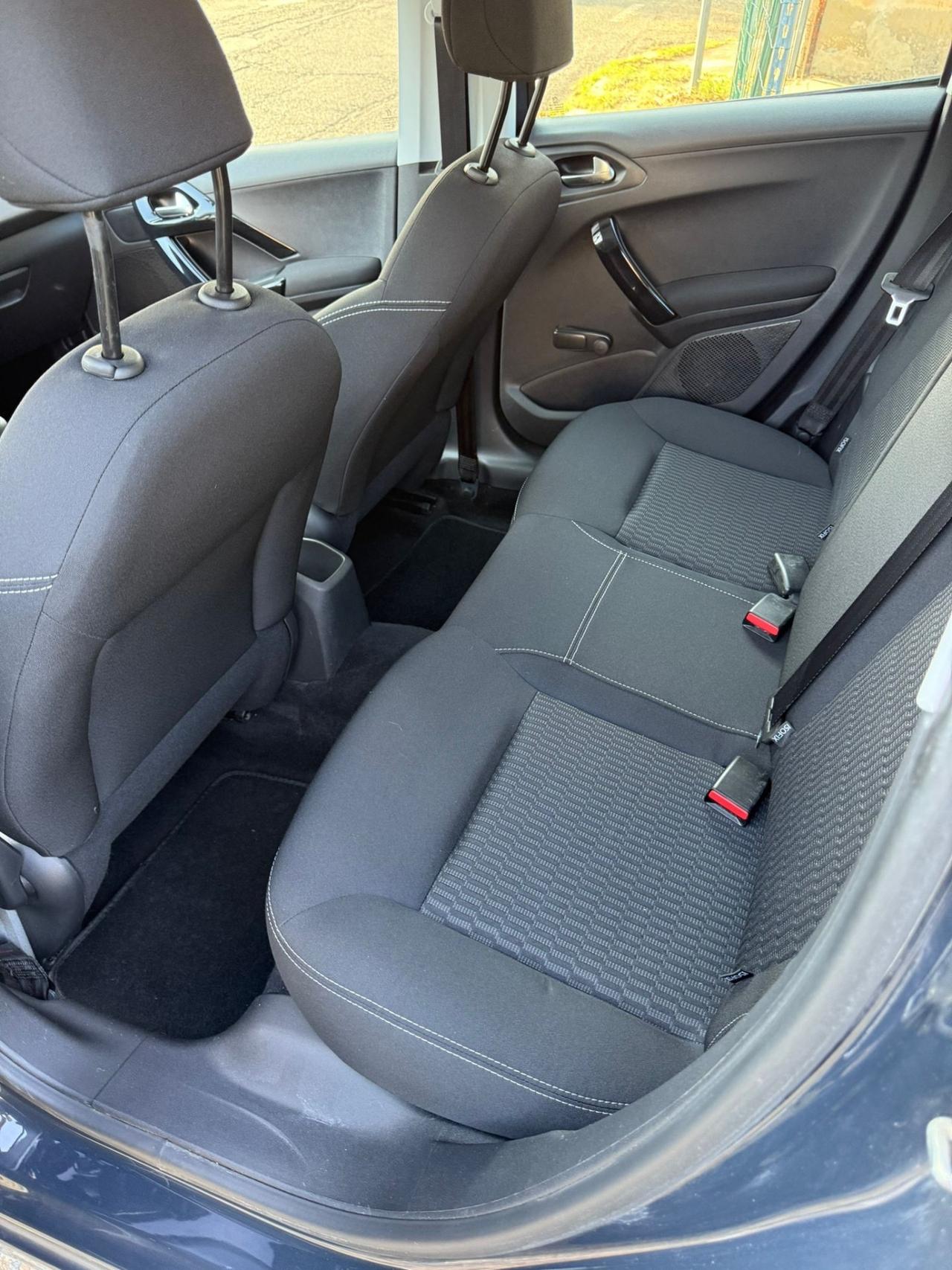 Peugeot 208 1.0 BENZINA NEOPATENTATI 76 MILA KM