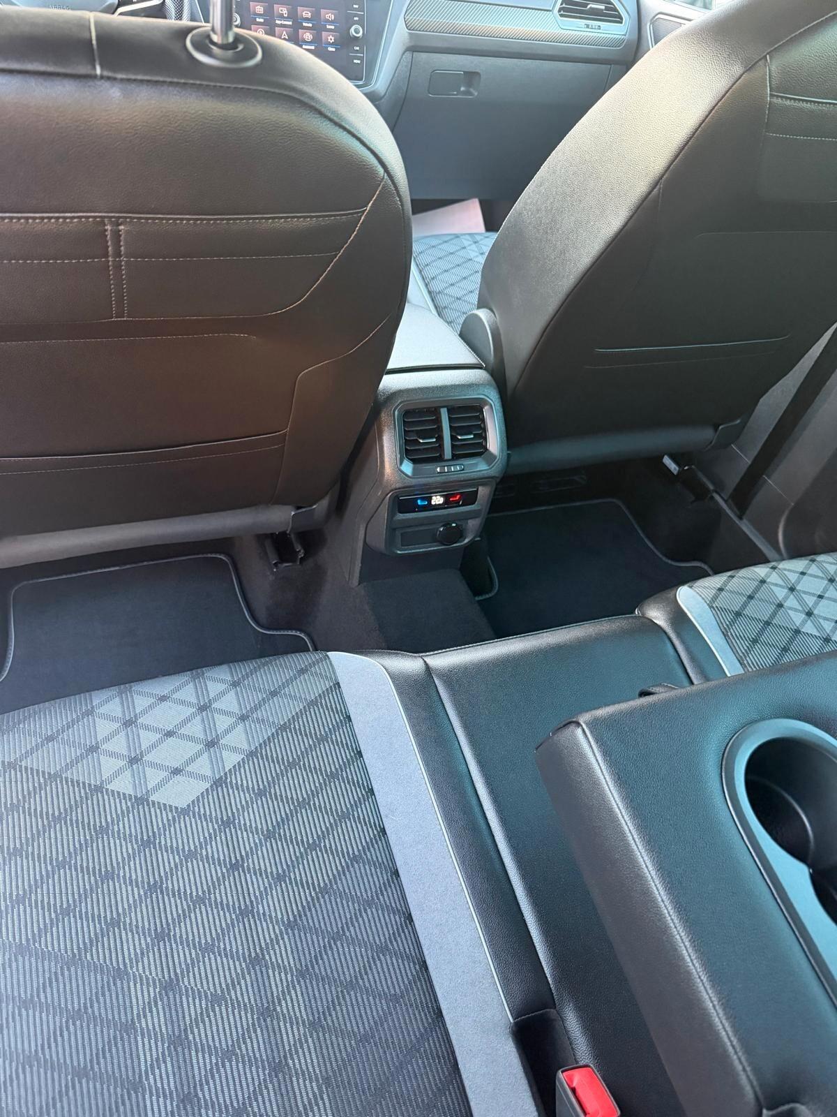 Volkswagen Tiguan 2.0 TDI 200 CV SCR DSG 4MOTION R-Line