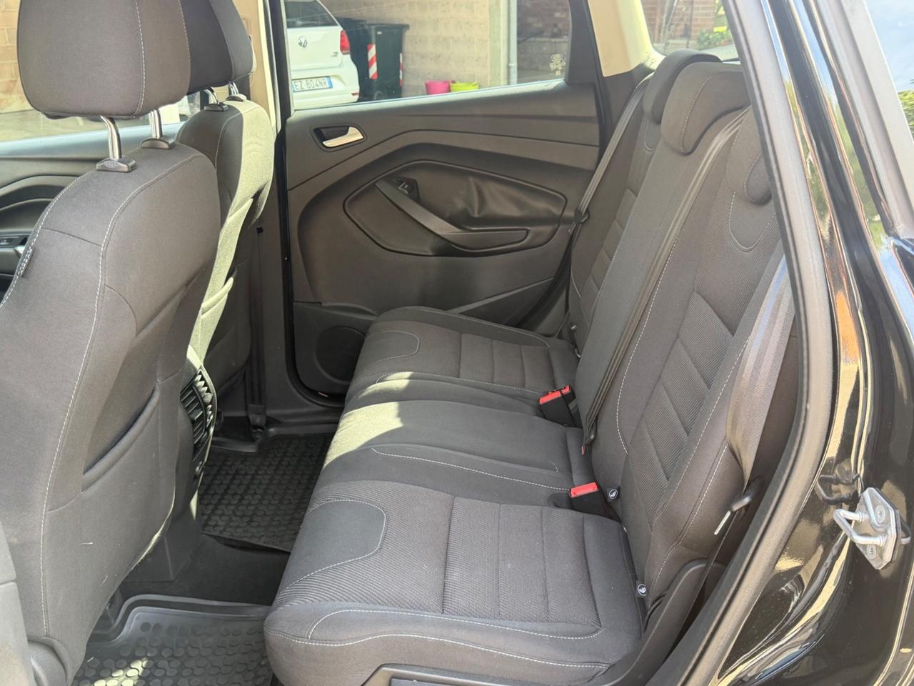 Ford Kuga 2.0 TDCI 140 CV 4WD Powershift Business