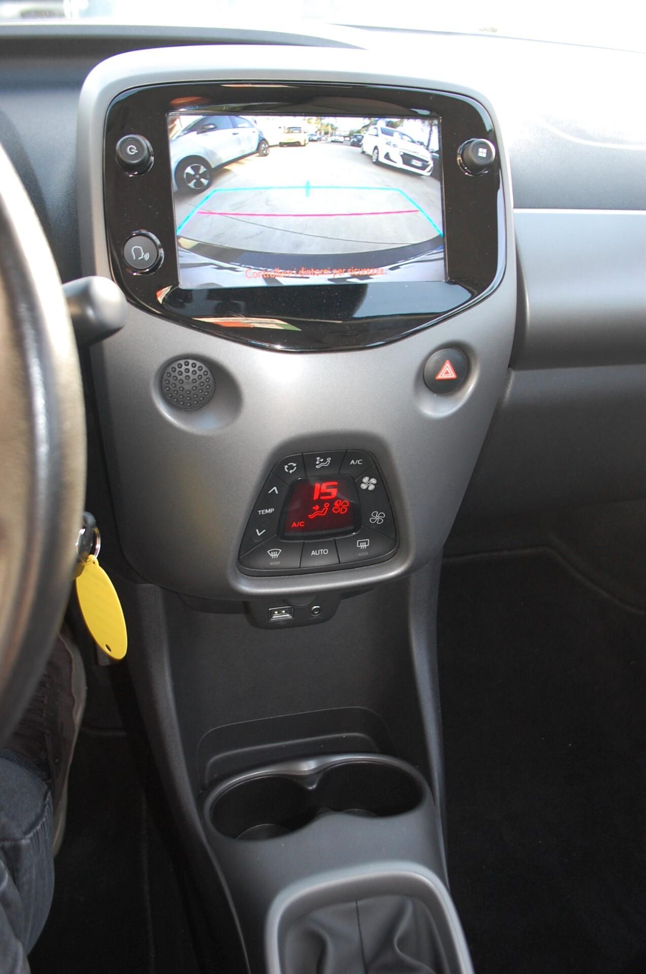 Toyota Aygo Connect 5p 1.0 x-cool 72CV Uff Italy App Lega USB Led