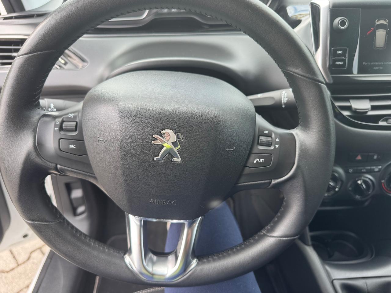 Peugeot 208 PureTech 82 5 porte neopatentati