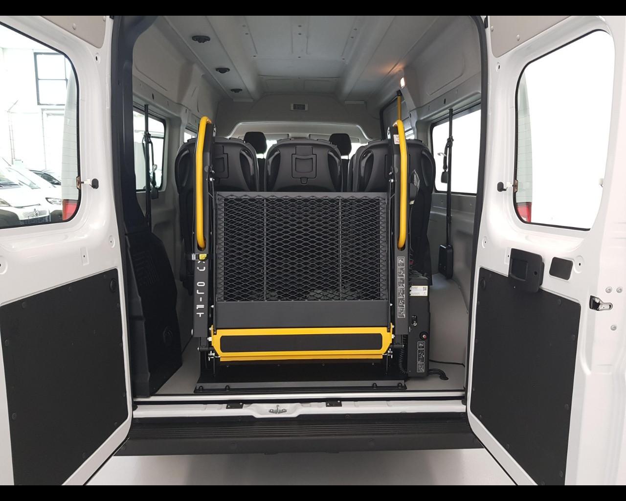 PEUGEOT Peugeot Boxer 140cv Trasporto Disabili 9 Posti con Sollevatore Doppio Braccio