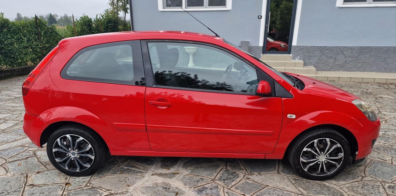 Ford Fiesta 1.2 16V 3p. Ghia