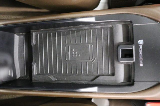 PORSCHE 911 3.0 Carrera 4 Coupé