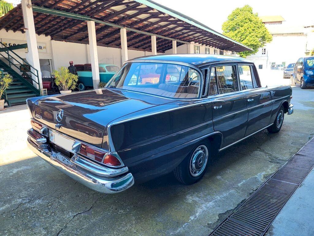 Mercedes-benz 220 Sb W111 "Codine" "Heckflosse " "Fintail" - 1965