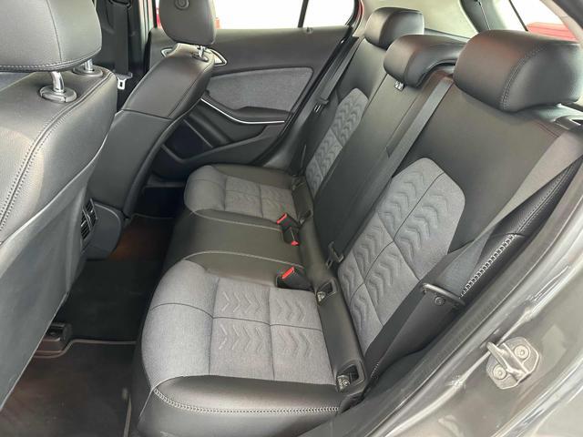 MERCEDES-BENZ GLA 200 d Automatic Business