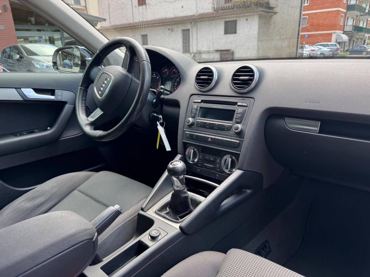 Audi A3 SPB 1.6 TDI 105 CV CR - VETRI OSCURATI - GIA' TAGLIANDATA