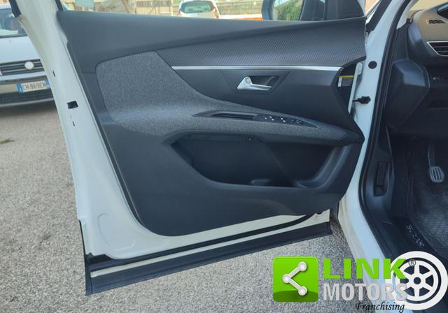 PEUGEOT 5008 BlueHDi 130 S&S Business