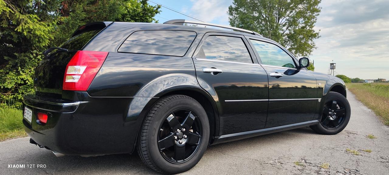 RARA Chrysler 300C (5.700 V8 340cv HEMI) AWD