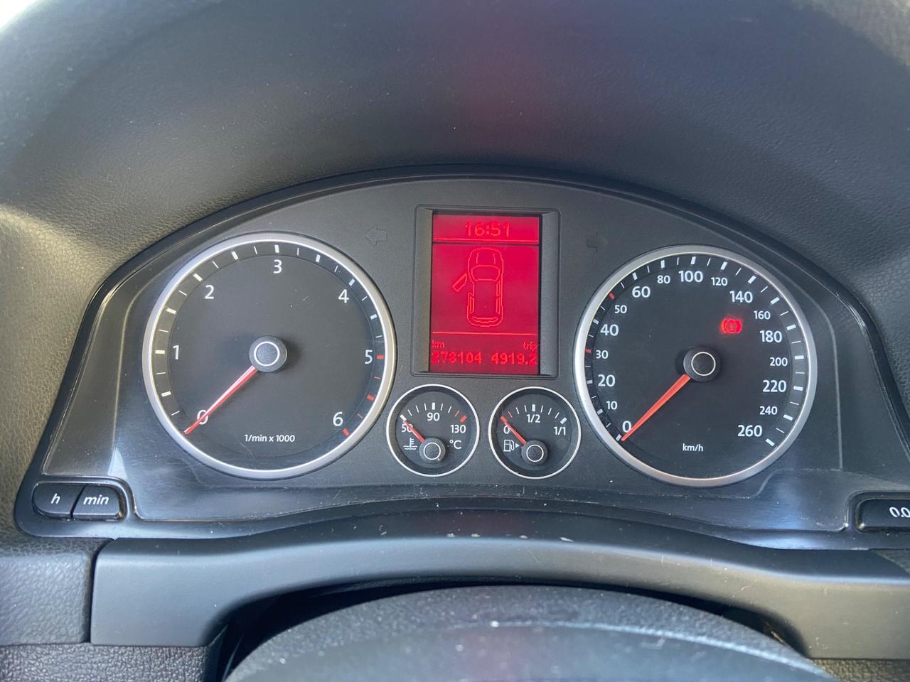 Volkswagen Tiguan 2.0 16V TDI DPF Trend & Fun (18°)