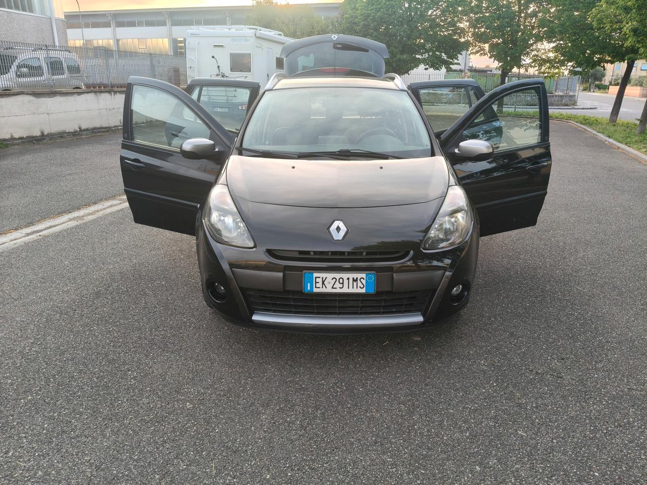 Renault Clio 1.2 sw del 2011 SOLO 105.000 KM