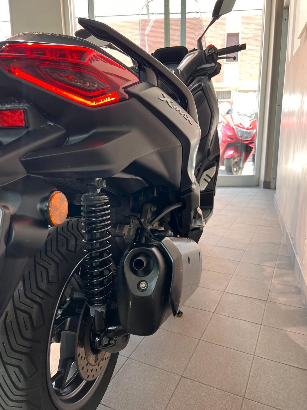 Yamaha X-Max 300 300SP MDNM6 TECH BLACK