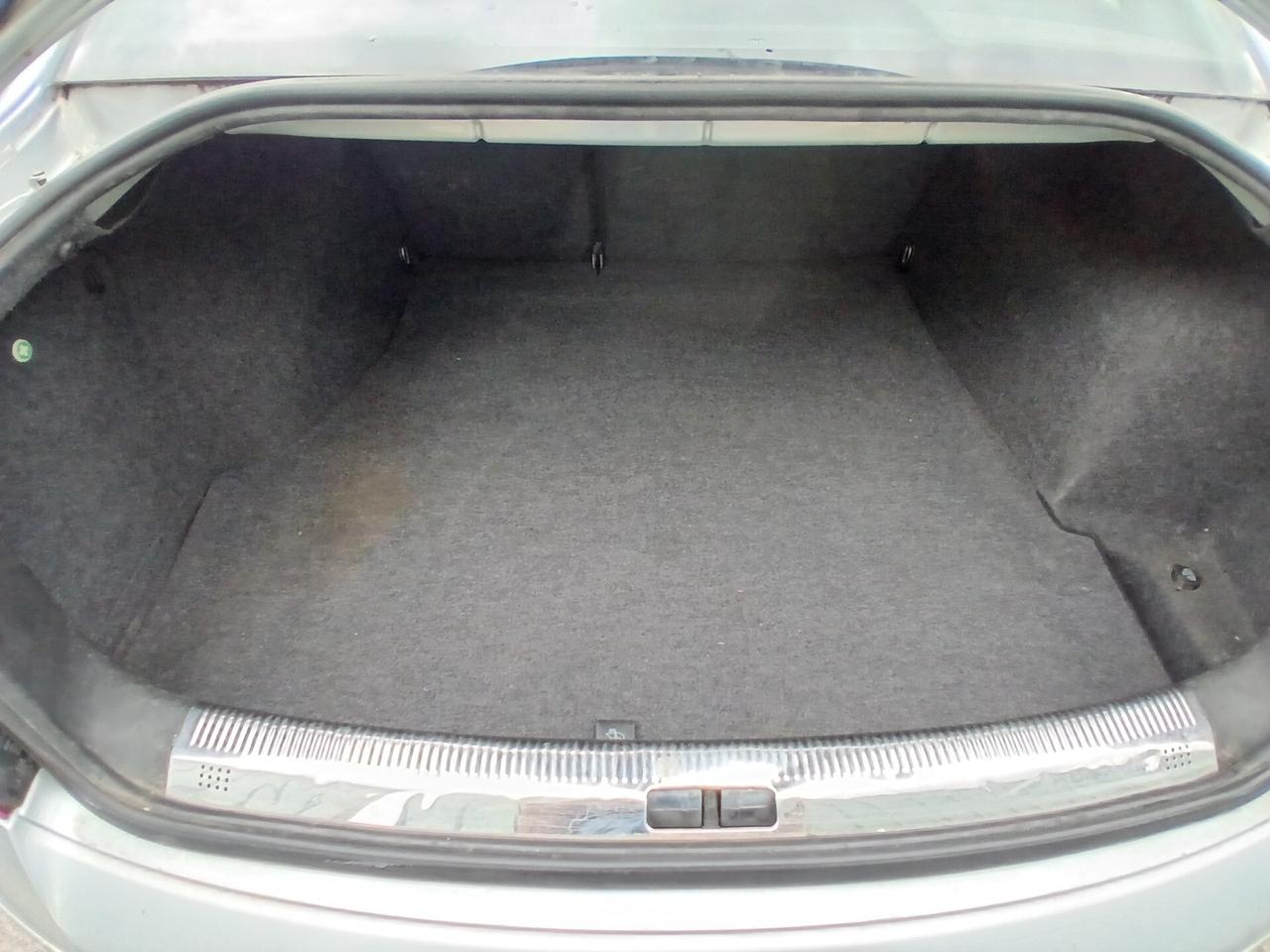 Volkswagen Passat 1.9 TDI 130CV BERLINA COMFORTLINE