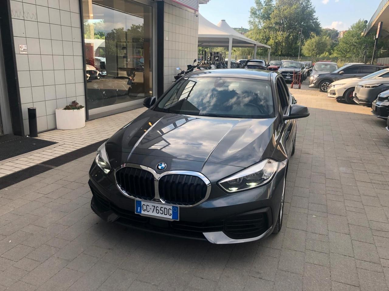 Bmw 116 116d 5p. Business Advantage
