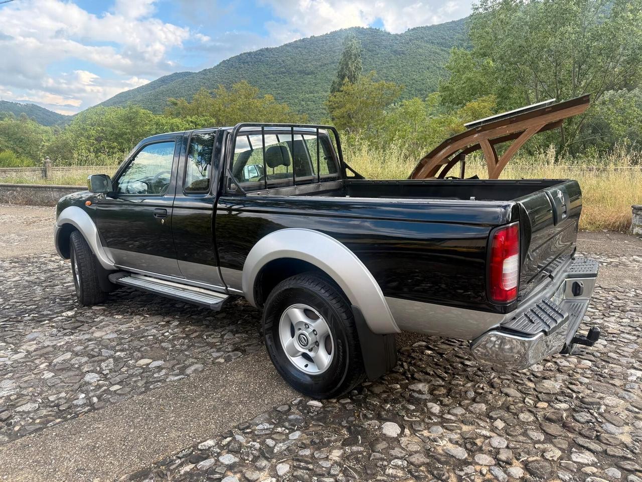 Nissan Navara 2.5 dCi 133CV 2 porte King Cab XE
