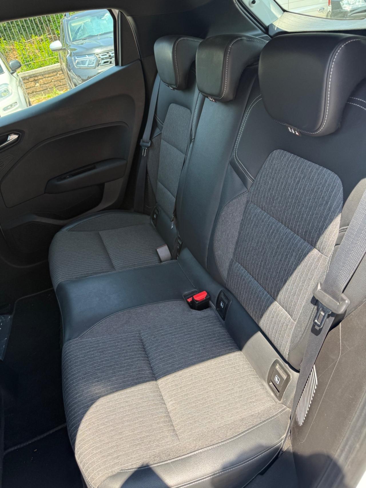 Renault Clio Full Hybrid E-Tech 140 CV 5 porte Intens