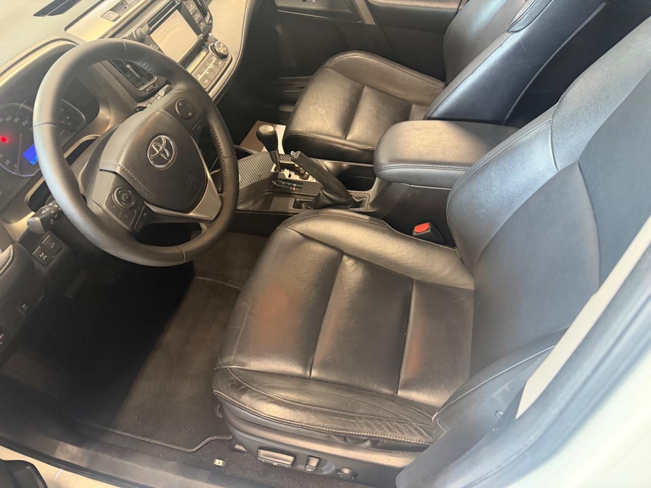 Toyota RAV 4 RAV4 2.2 D-CAT A/T 4WD Lounge White Ed.