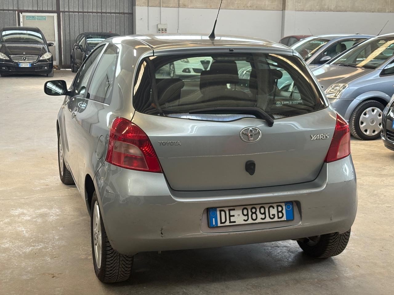 Toyota Yaris 1.0 3 porte Sol