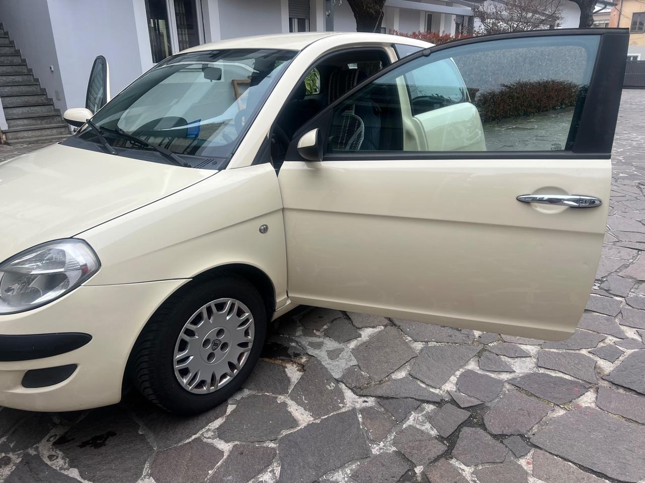 Lancia Ypsilon 1.4 Platino