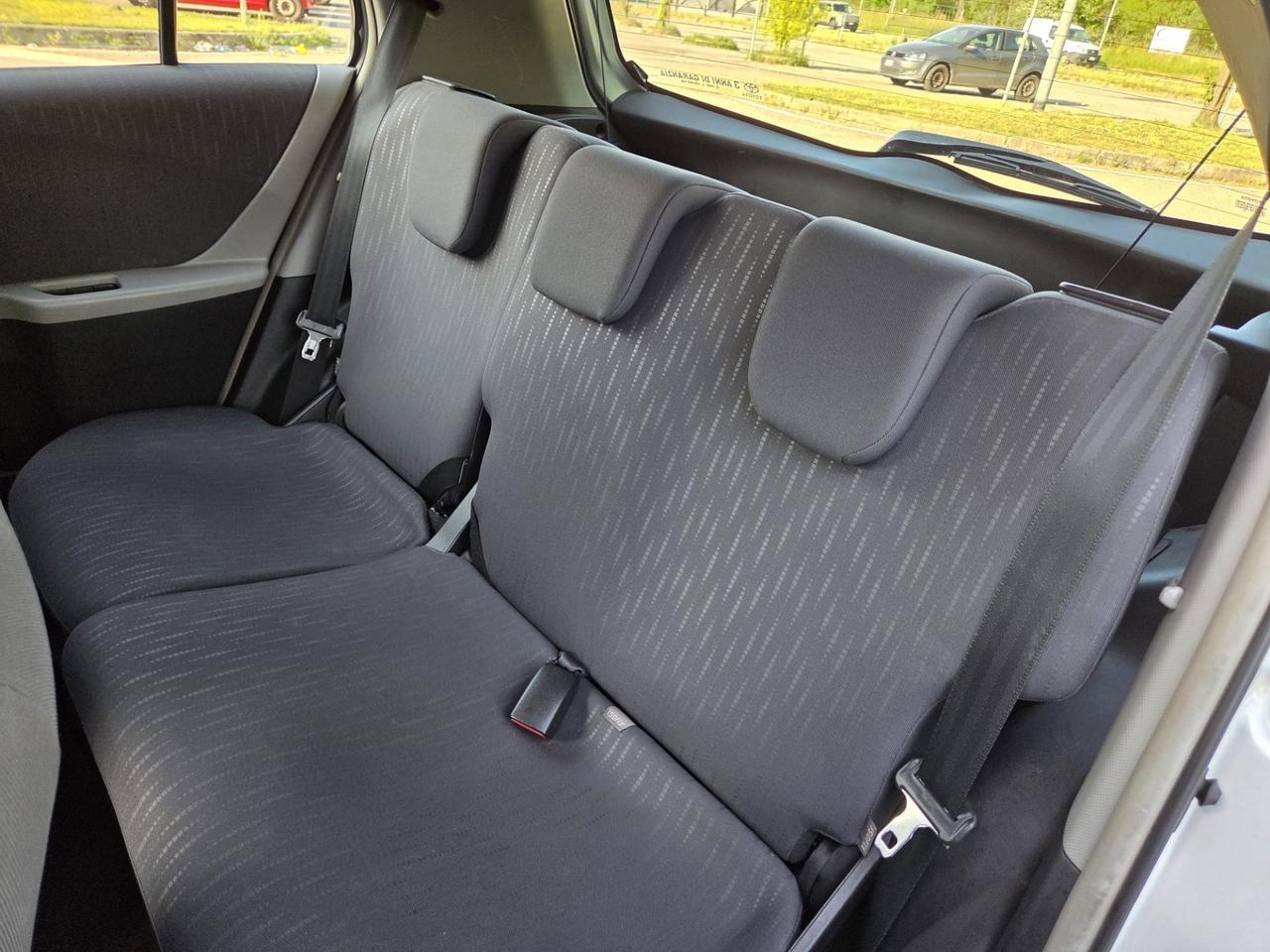 Toyota Yaris 1.3 5 porte Sol*Neo patentati *