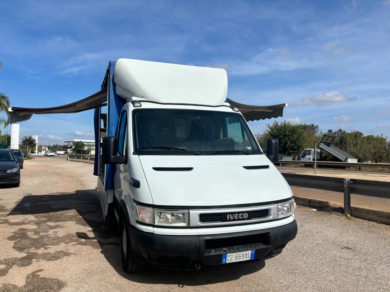 Iveco Daily 35S12 - 2006 - tende laterali e scaffalatura