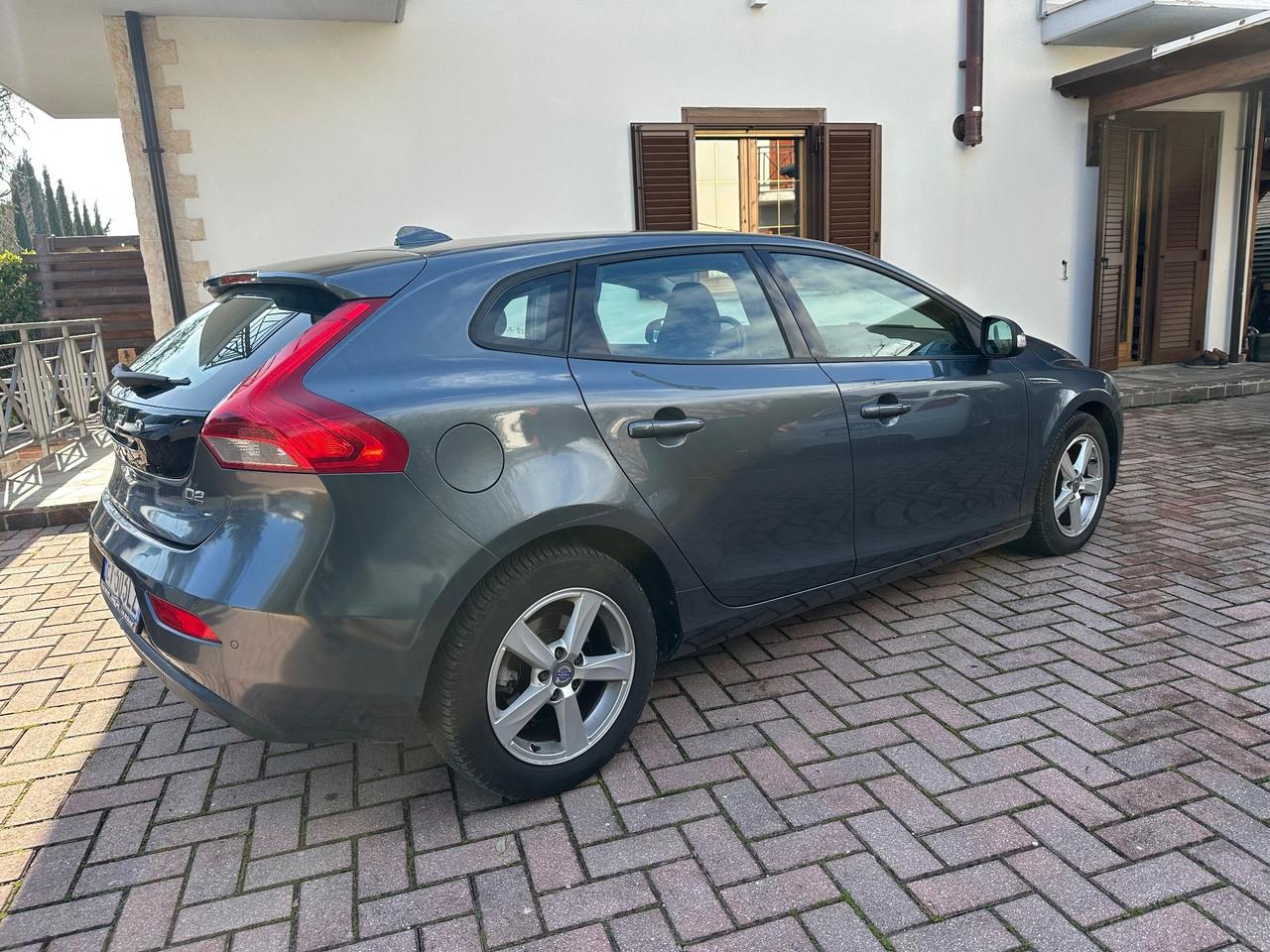 Volvo V40 D2 1.6 Summum