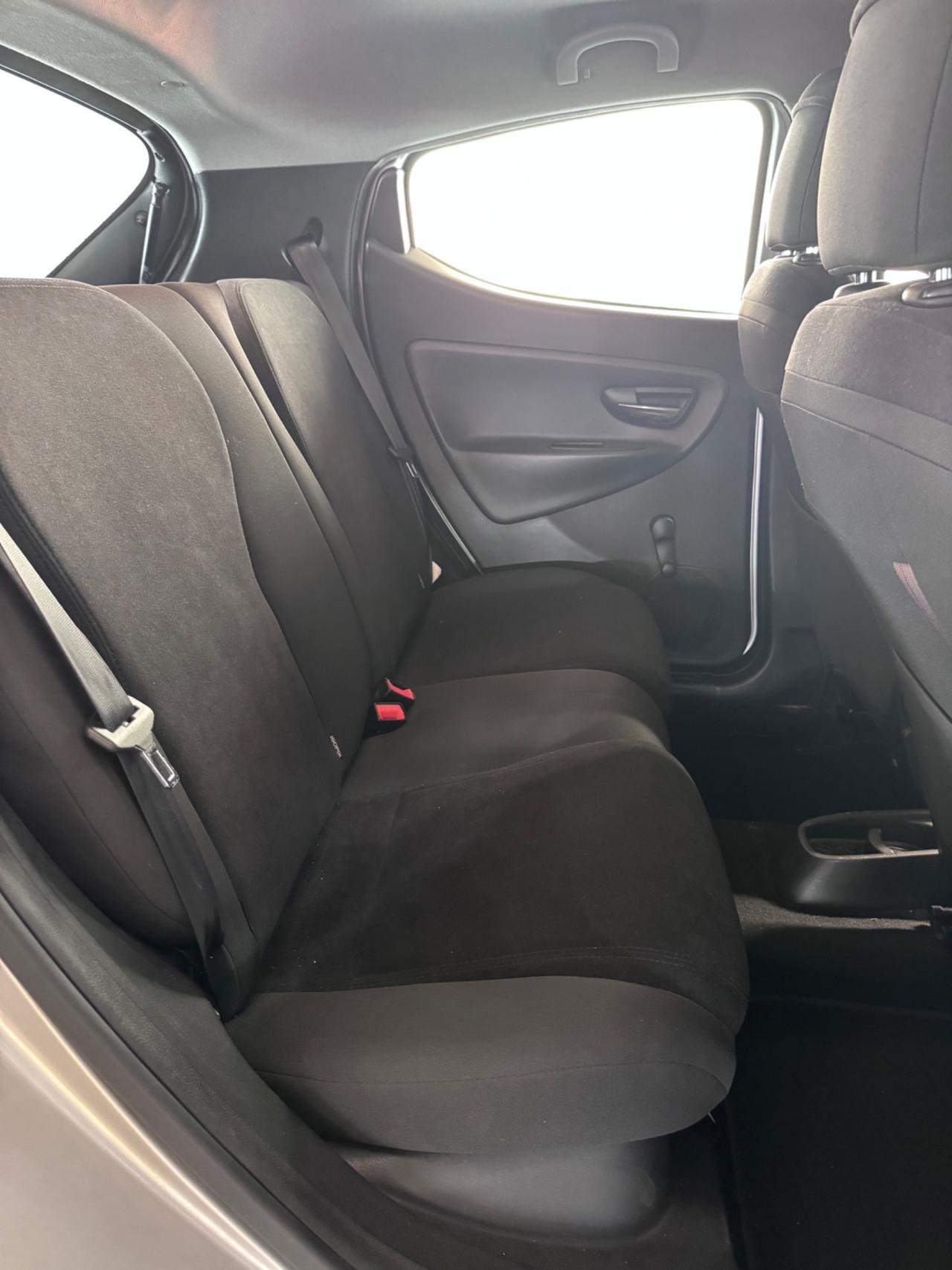 Lancia Ypsilon 1.2 69 CV 5 porte Platinum Euro 6