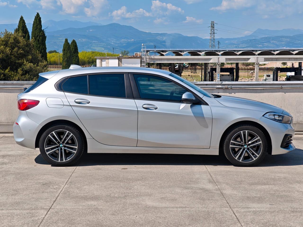 Bmw 116 116d 5p. Business Advantage