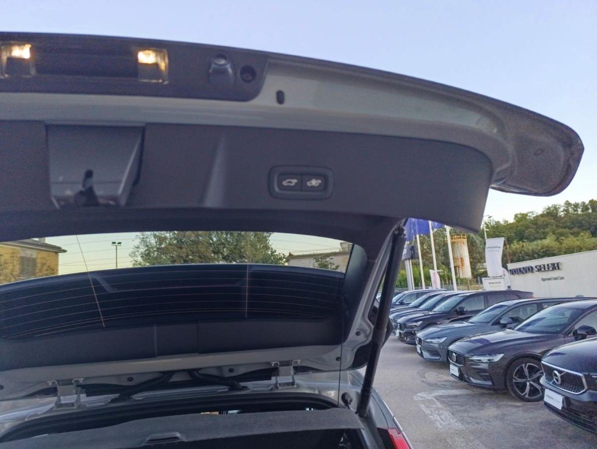 VOLVO - XC40 B3 CORE AUTOMATICO