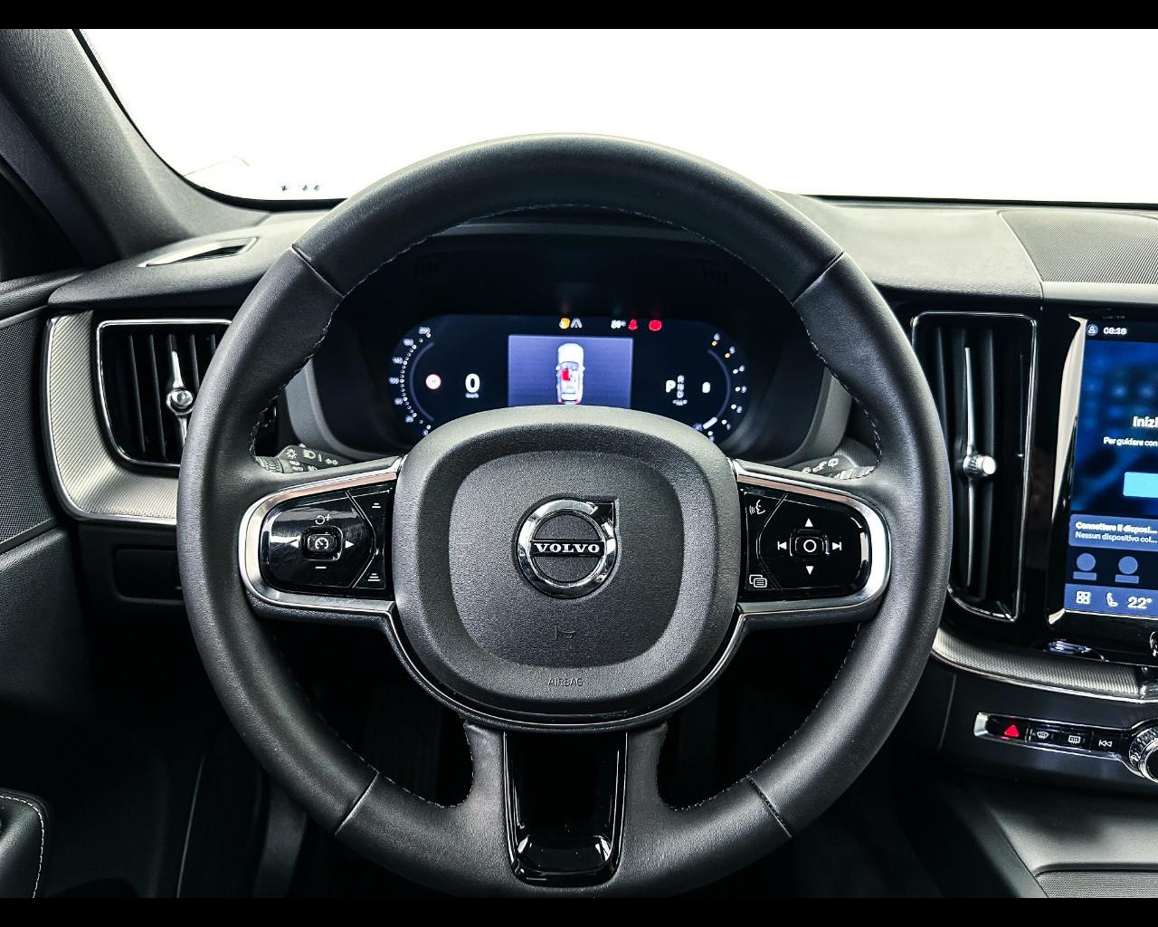 VOLVO XC60 B4 (d) AWD automatico Plus Dark