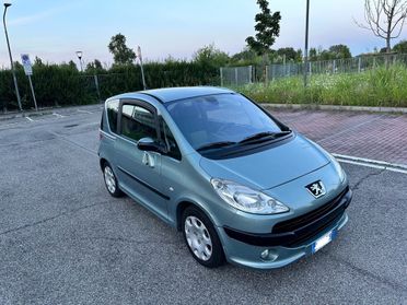 Peugeot 1007 1.4 Happy