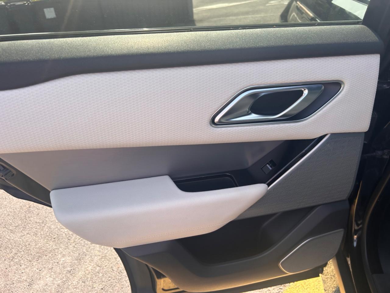 Land Rover Range Rover Velar Range Rover Velar 2.0D I4 240 CV R-Dynamic SE