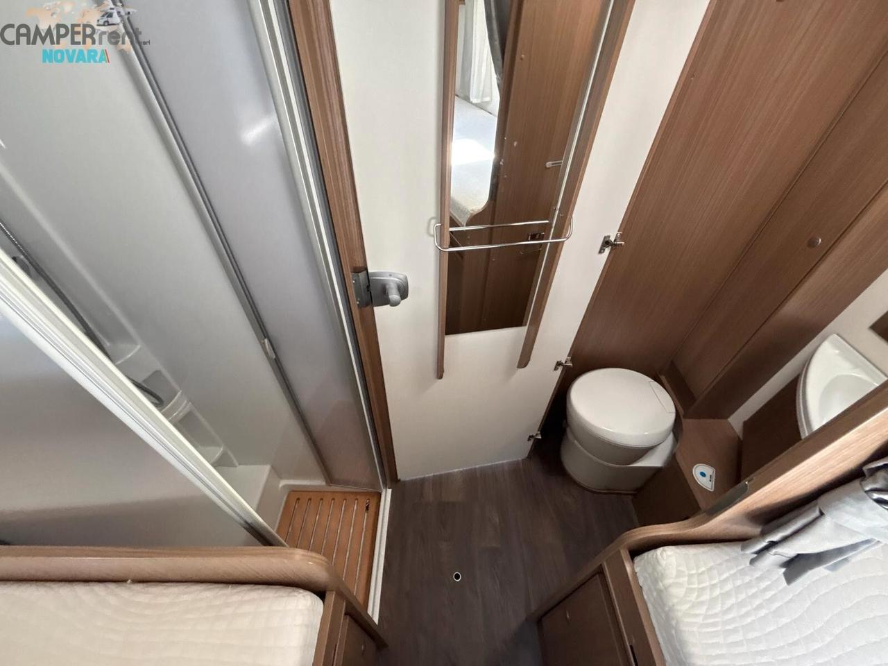 CARADO T447 EDITION 5 BY HYMER - SEMINTEGRALE CON LETTI GEMELLI IN CODA ED AMPIO GARAGE