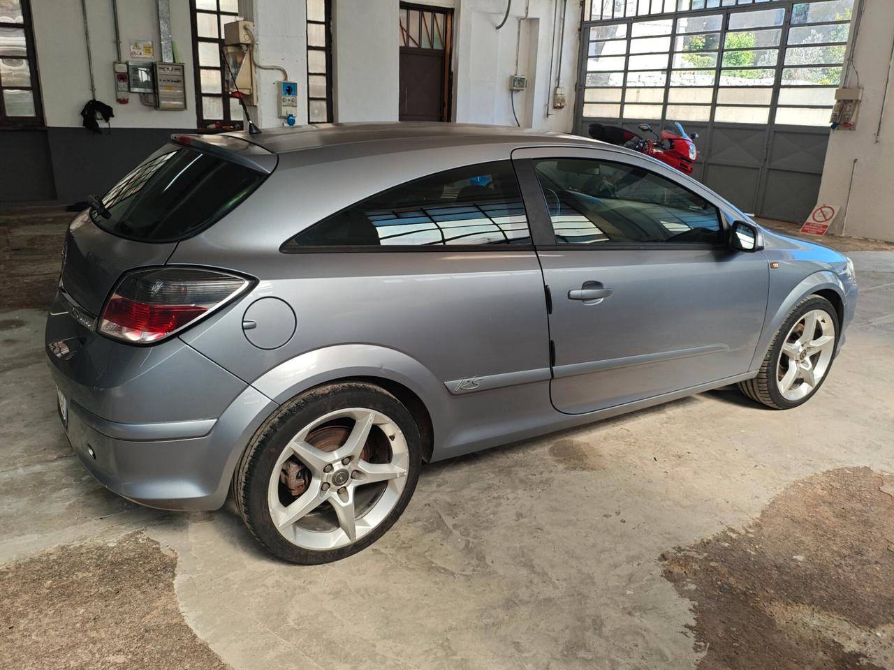 Opel Astra GTC 1.9 CDTI 120CV 3 porte Sport