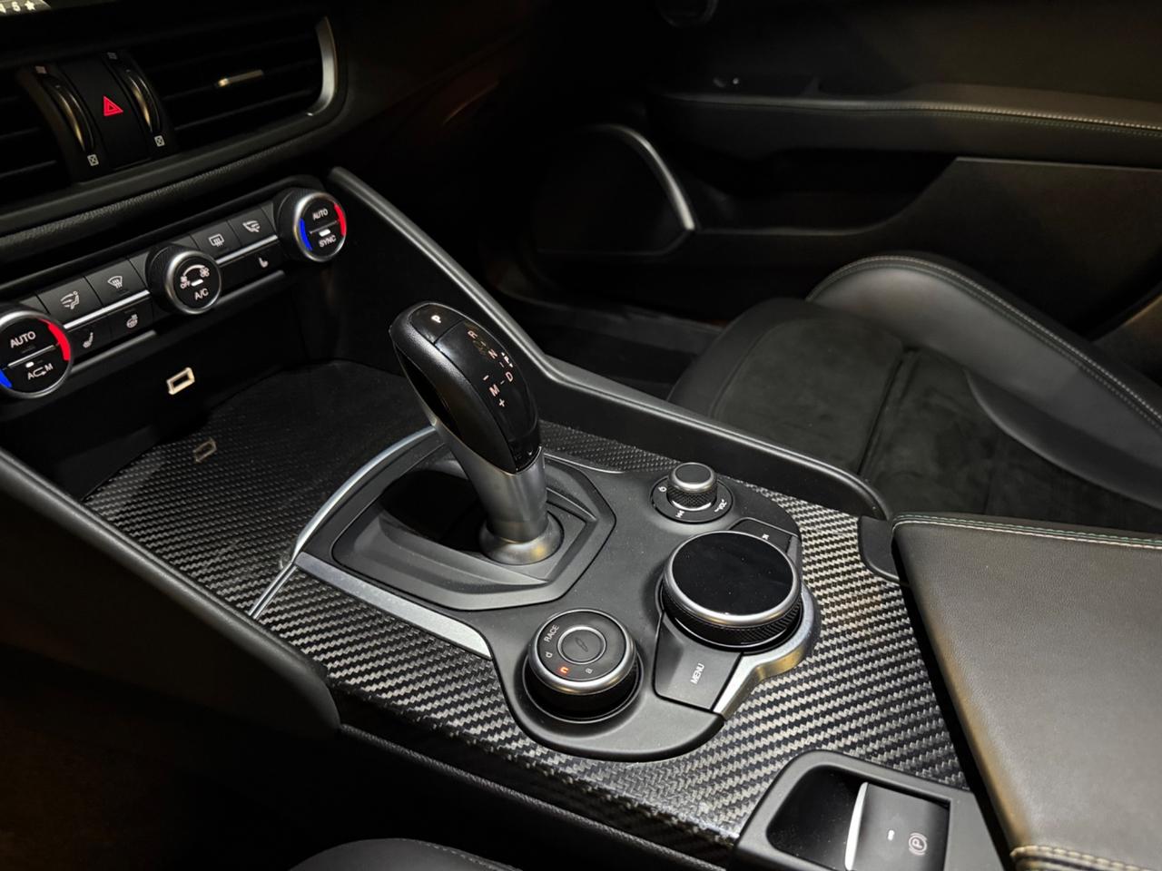 Alfa Romeo Giulia 2.9 V6 Bi-Turbo AT8 Quadrifoglio