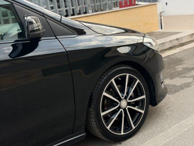 MERCEDES-BENZ B 200 d 136Cv Sport