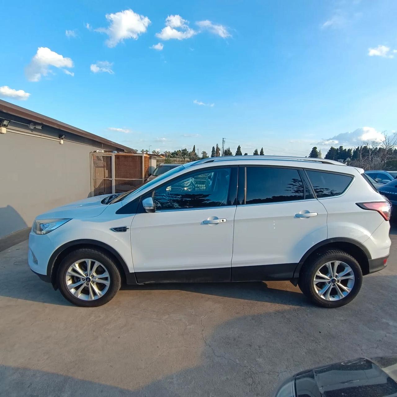 Ford Kuga 1.5 TDCI 120 CV SUPER PREZZO