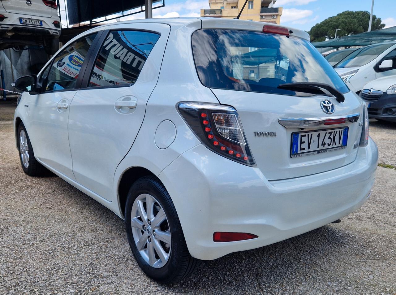 Toyota Yaris 1.5 Hybrid 5 porte Lounge NEOPATENTATI