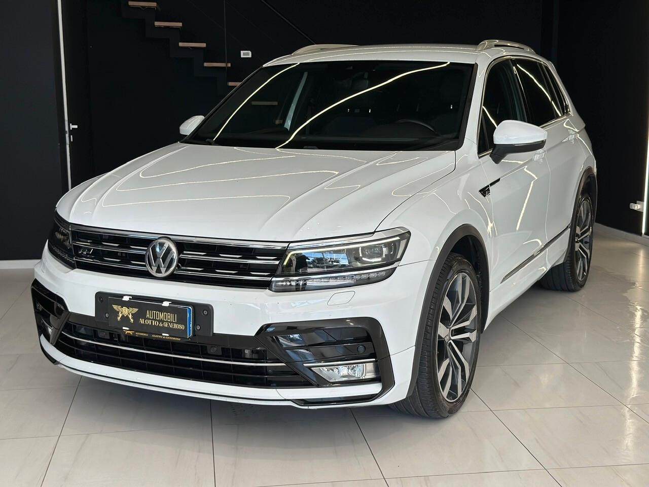 Volkswagen Tiguan 2.0 240CV DSG 4MOTION R-Line 2017