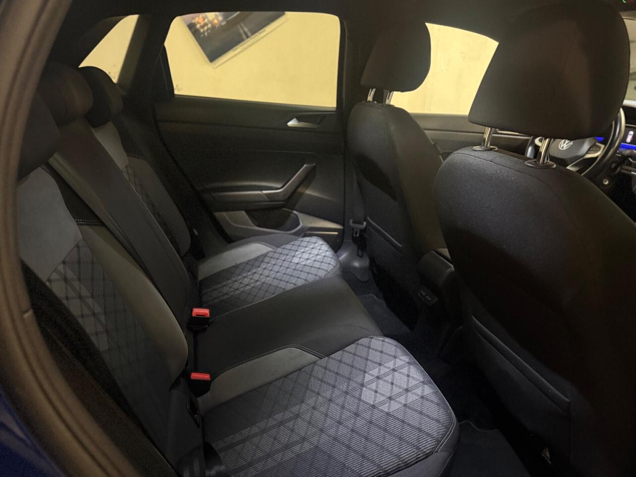 Volkswagen Polo 1.0 TSI DSG R-Line