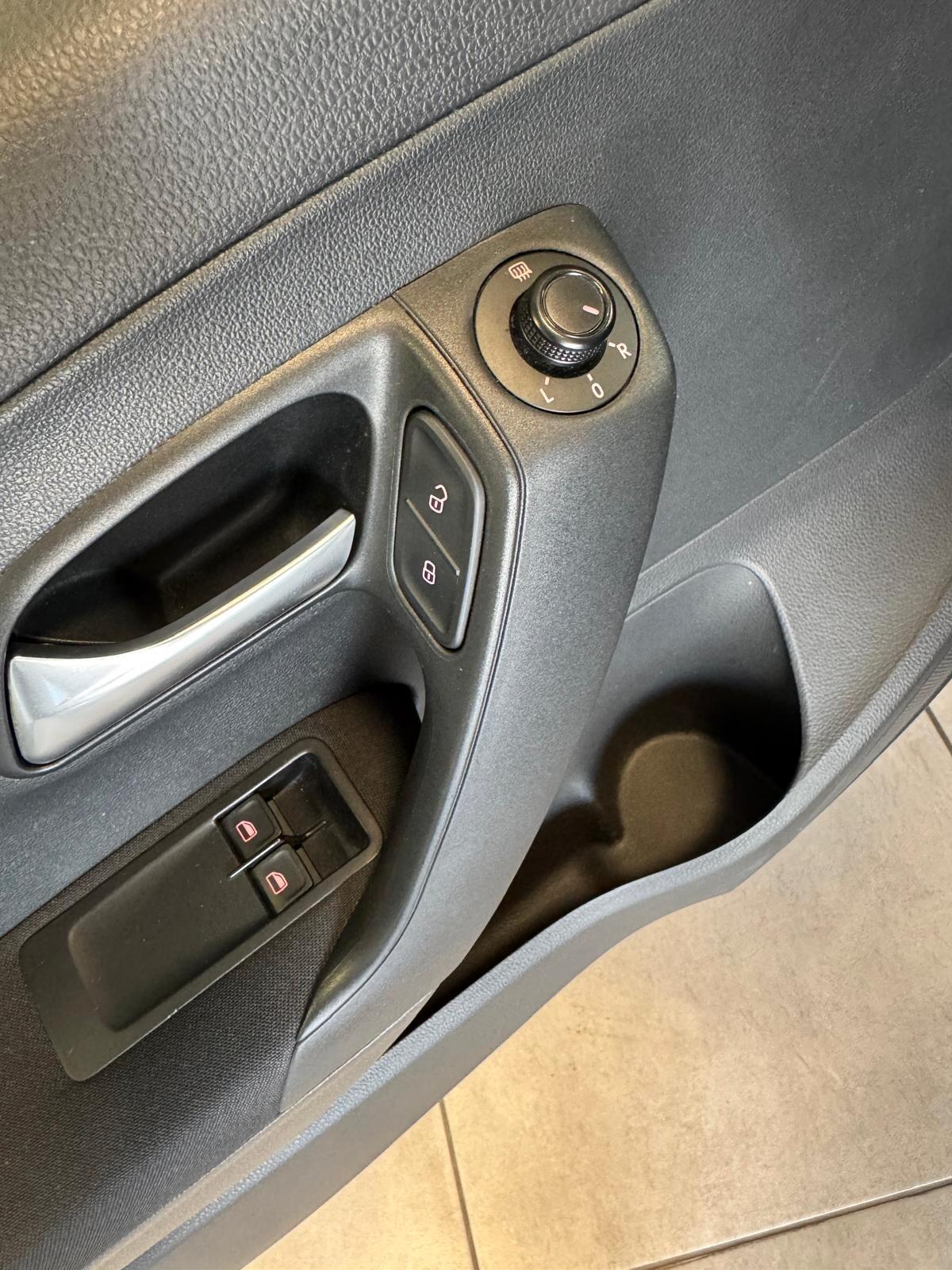 Volkswagen Polo 1.0 MPI BENZ 60CV 5P TRENDLINE 2016