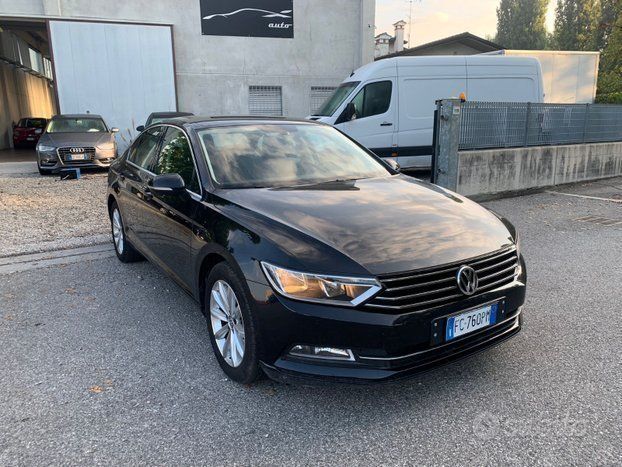 Volkswagen Passat 1.6 TDI SCR DSG Business BMT