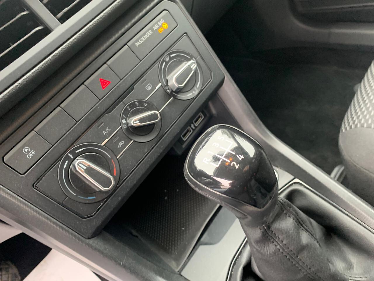 Volkswagen T-CROSS 1.0 TSI Urban - ADATTA A NEOPATENTATO