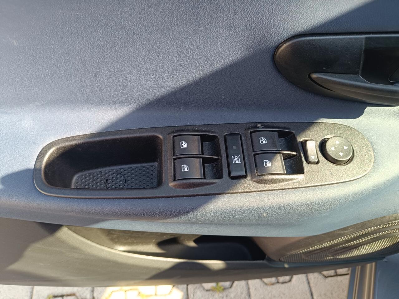 Lancia Ypsilon 1.0 FireFly 5 porte S&S Hybrid Platino