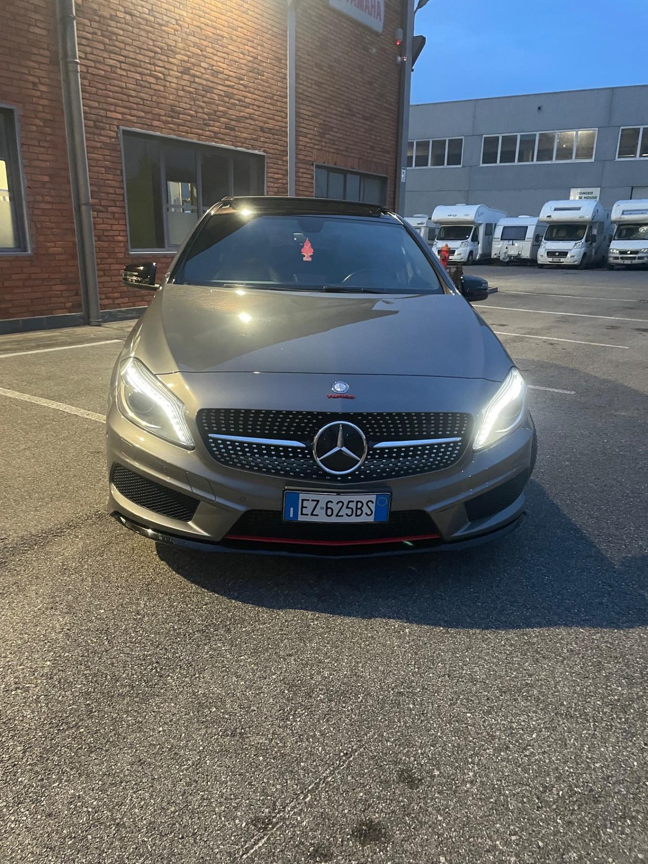 Mercedes-benz A 200 d Automatic Dark Edition