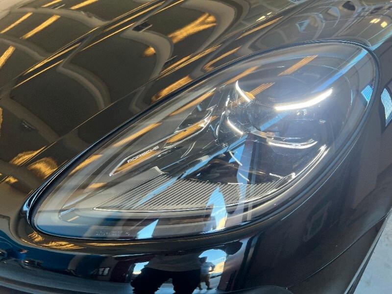 PORSCHE Macan 2.0 T