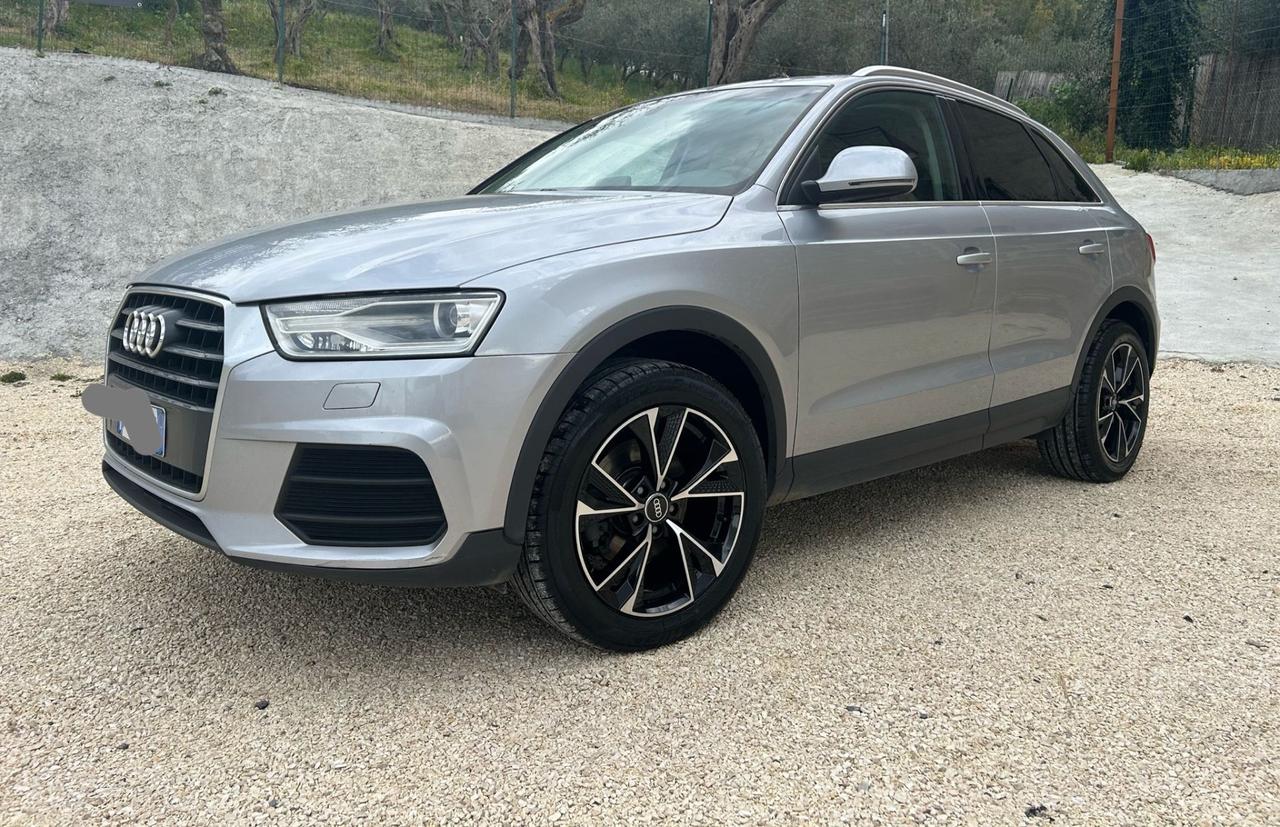 Audi Q3 2.0 TDI 120 CV Sport