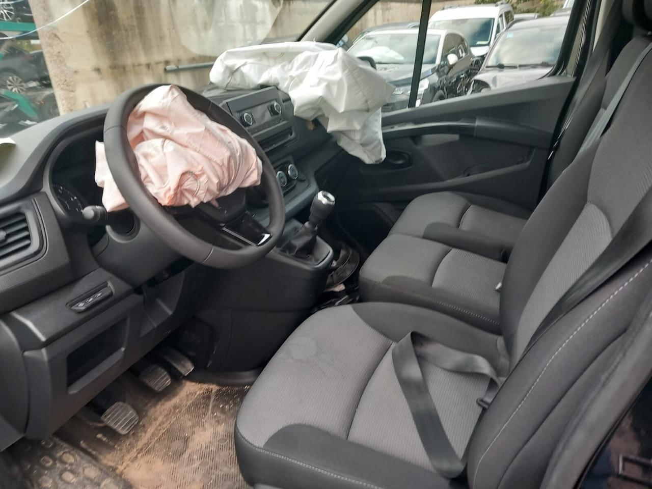 Renault Trafic BluedCi 150CV 9 POSTI SINISTRATO