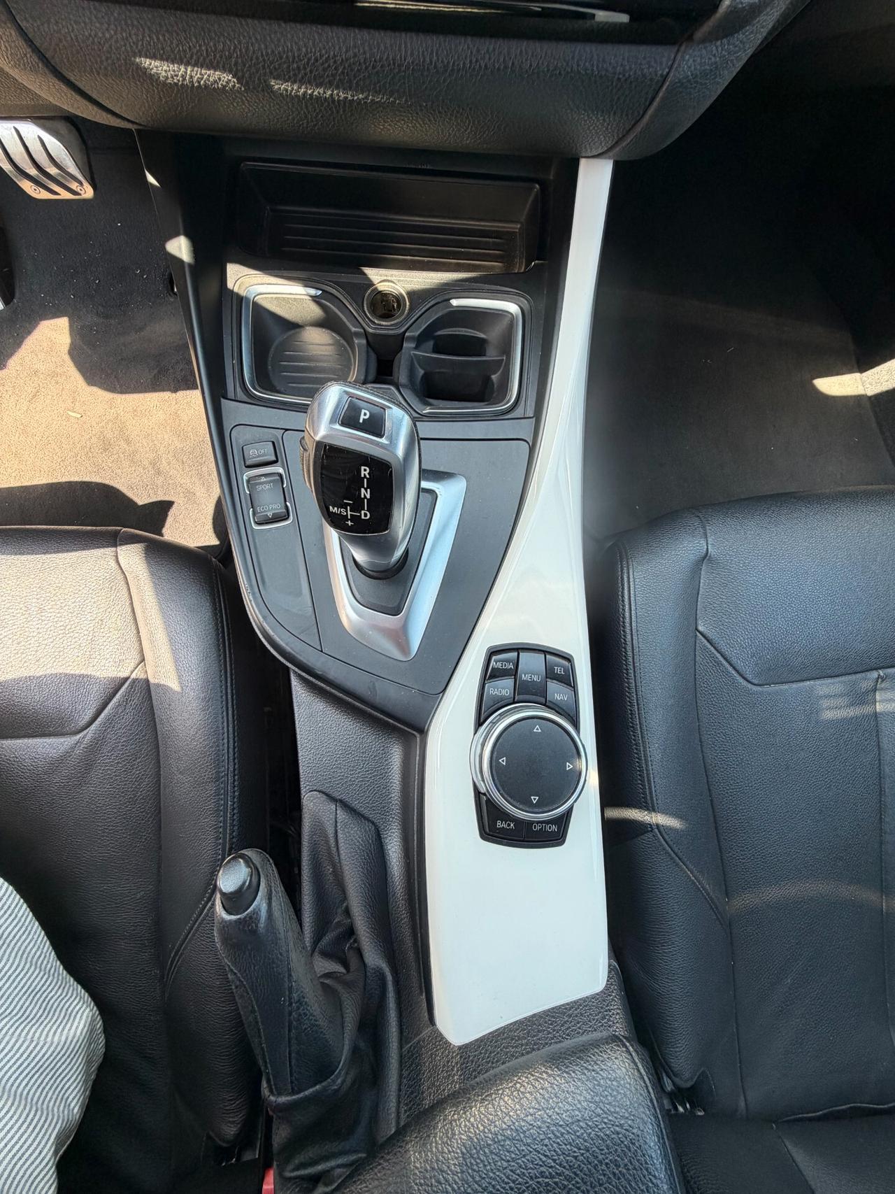 Bmw 116 116d 5p. Urban