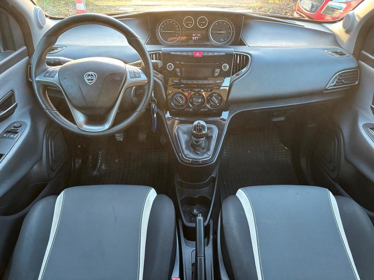 Lancia Ypsilon 0.9 TwinAir 5 porte OK Neopatentati